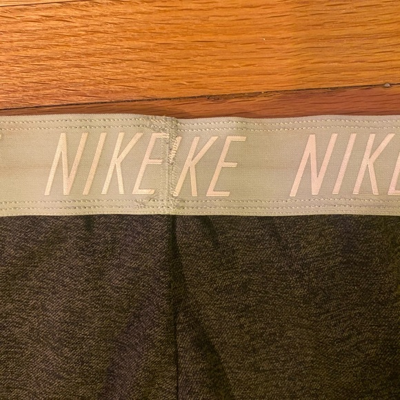 Nike Performance Shorts - Picture 3 of 3